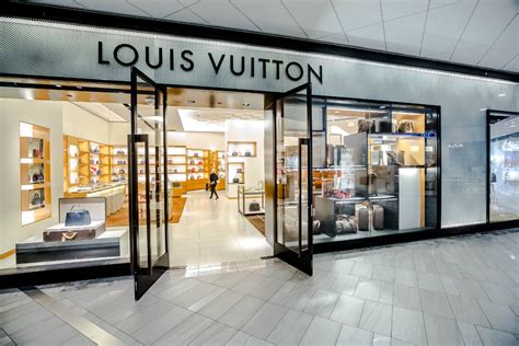 louis vuitton copley place boston.